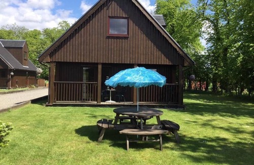 Tillicoultry Apartment | 3 bedroom luxury lodge with private hot tub
