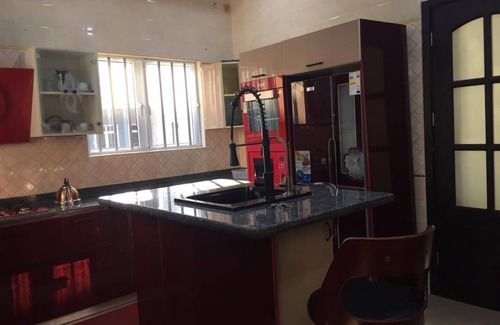 Ofin House | 3 Bedroom Luxury Lifestyle HomeAwayfromHome