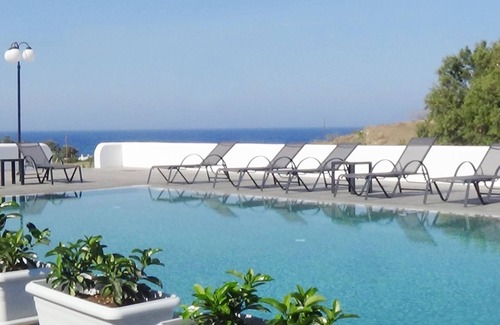 Karterados Villa | 3 bedroom Luxury villa , 200m by famous Monolithos beach!