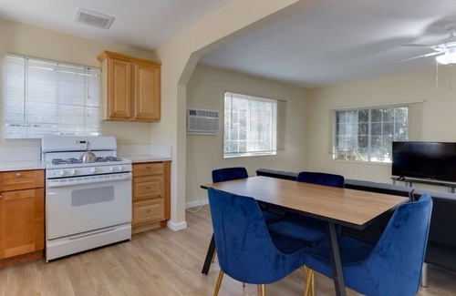 Rampart Village House | 3 bedroom Mid-Wilshire Charmer near Downtown