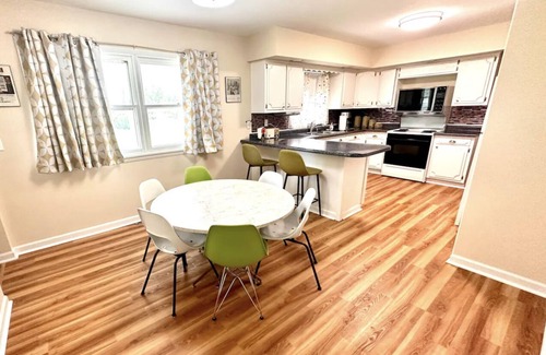 Princeton House | 3 Bedroom Minutes to Historic Downtown
