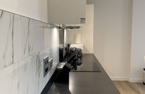 Bowes Apartment | 3 Bedroom Modern Apartment in London