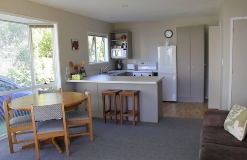 Whiritoa House | 3 bedroom modern bach 3 minutes from beach