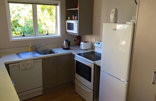 Whiritoa House | 3 bedroom modern bach 3 minutes from beach