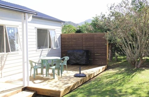 Whiritoa House | 3 bedroom modern bach 3 minutes from beach