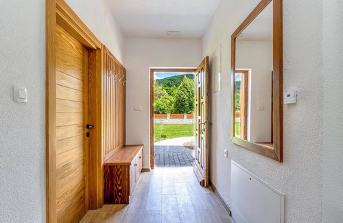 Brusane House | 3 bedroom nice home in Brusane