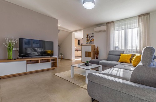 Boljevici House | 3 bedroom nice home in Krsan