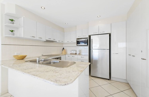 Mudjimba Apartment | 3 Bedroom Penthouse Apartment with a Private Rooftop Spa