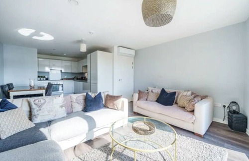 Maidenhead Apartment | 3 bedroom penthouse apartment in Central Maidenhead 5* host new to VRBO