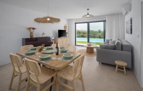 Krmed House | 3 Bedroom Pet Friendly Home In Krmed