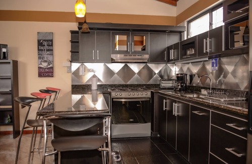 Zona Rosa Apartment | 3 Bedroom PH Roofdeck, Ac, Hot Tub, 3 Blocks To Park Lleras