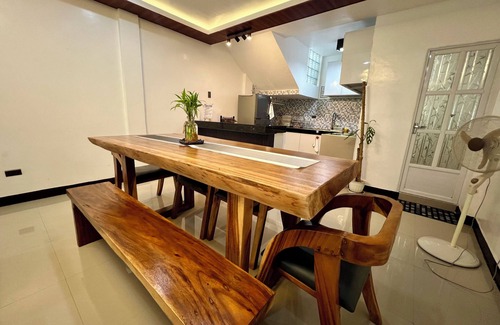 Tagaytay Resort | 3-bedroom private resort in Tagaytay with WiFi, Videoke, Netflix, Pet-friendly