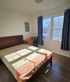 North New Hyde Park Villa | 3 Bedroom Renovated Model House