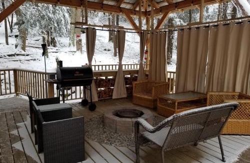 Fishs Eddy House | 3 Bedroom - Self-Care PineHouse
