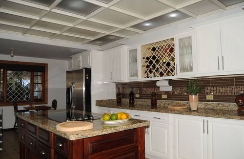 Montego Bay Villa | 3 Bedroom Spacious Villa OMG Views of Sea