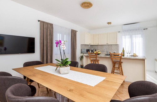 Kustici Apartment | 3 bedroom stunning apartment in Kustici