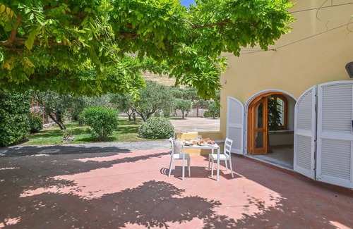 Mondragone House | 3 bedroom stunning home in Mondragone