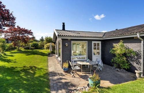 Beder Malling House | 3 bedroom stunning home in Malling