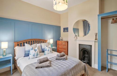 Portsmouth House | 3-Bedroom Stylish & Spacious Townhouse, Perfect for Groups and Family, Sleeps 6 with Free On-Street Parking Permit, Southsea - WORK CONTRACTORS OFFER AVAILABLE! - by Blue Puffin Stays