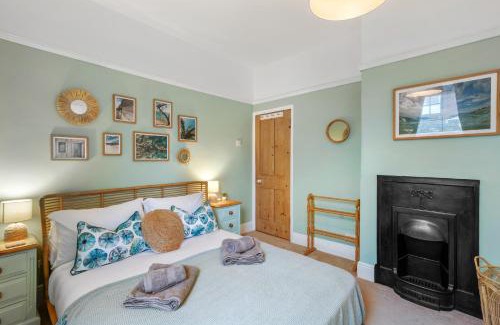 Portsmouth House | 3-Bedroom Stylish & Spacious Townhouse, Perfect for Groups and Family, Sleeps 6 with Free On-Street Parking Permit, Southsea - WORK CONTRACTORS OFFER AVAILABLE! - by Blue Puffin Stays