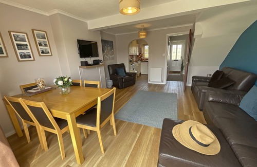 Hoveton Cottage | 3 Bedroom Swan Cottage In Wroxham, Norfolk, Norfolk Broads, England