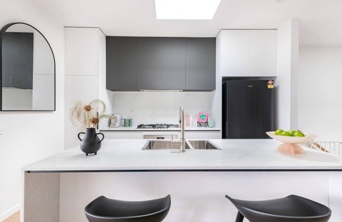 Brunswick West House | 3 Bedroom Townhouse- Free parking