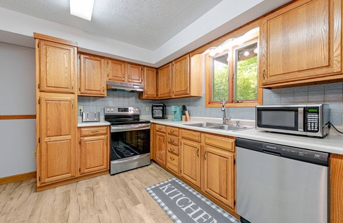 Cheat Lake House | 3 Bedroom Townhome next to Cheat Lake/Sunset Beach Marina!
