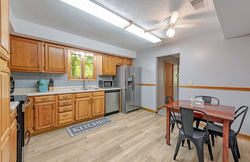 Cheat Lake House | 3 Bedroom Townhome next to Cheat Lake/Sunset Beach Marina!