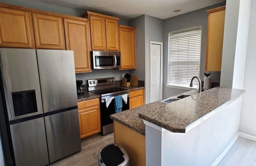 OakLeaf Plantation House | 3-bedroom townhome in amazing Orange Park, FL