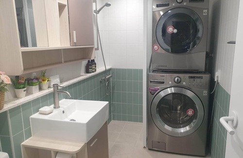 Suwon House | 3-bedroom Urban Hideaway in enjoyable Suwon-si