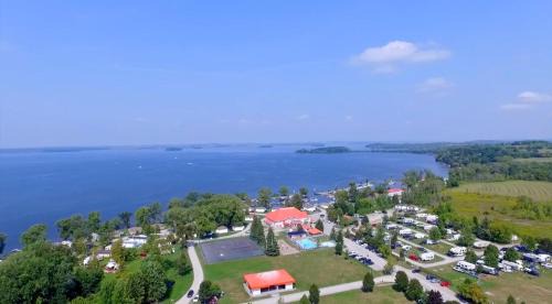 Roseneath House | 3 Bedroom Waterfront Cottage 10