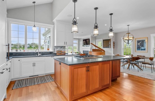 Sandwich House | 3 bedroom with additional sleeping areas to sleep 11 guests pet friendly home with marsh views