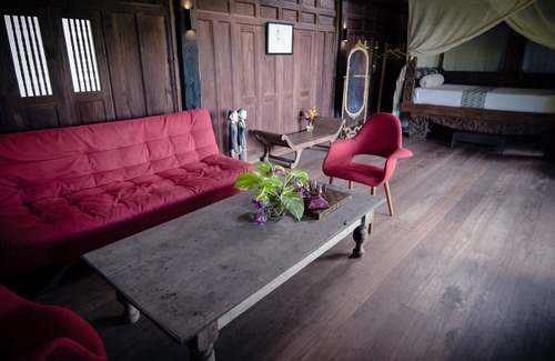 Timbulharjo Bed & Breakfast | 3 bedroom Wooden Bungalow at Jogjakarta