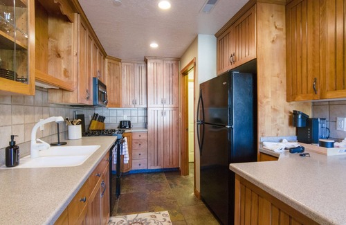 Midway Condo | 3 Bedroom Zermatt Villages 773 Condo