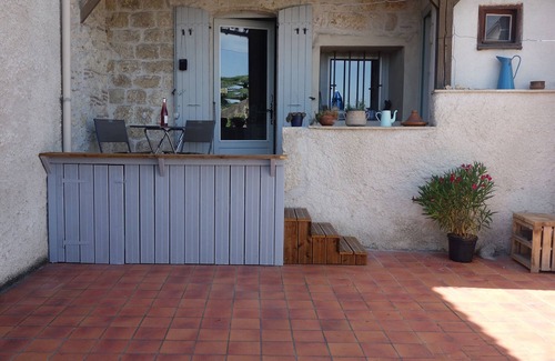 Saint-Clar House | 3 bedroomed house in beautiful arcaded square