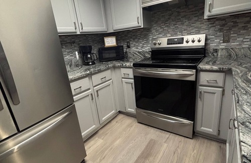 Sandalwood House | 3-bedrooms 1 story TH in Jacksonville. Great location and relax at same time.