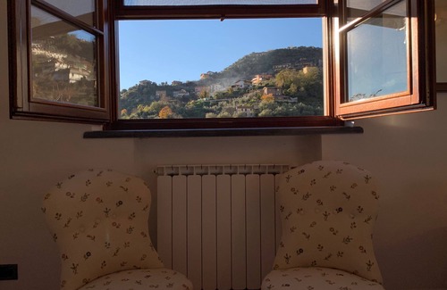 Montignoso House | 3 Bedrooms, detached villa with swimming pool in the hills of Montignoso. Peaceful and quiet.
