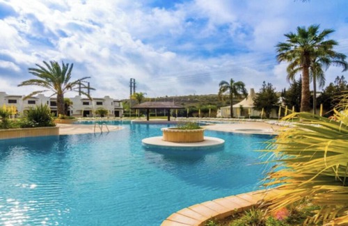 Alpouvar Apartment | 3 BEDROOMs Ground floor POOLSIDE Free WIFI/Hundreds TV channels CLUBE ALBUFEIRA