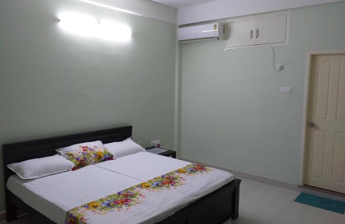 Toli Chowki House | 3 Bedrooms, Hall and Kitchen, Apt 4, Beautifully Furnished Apartment
