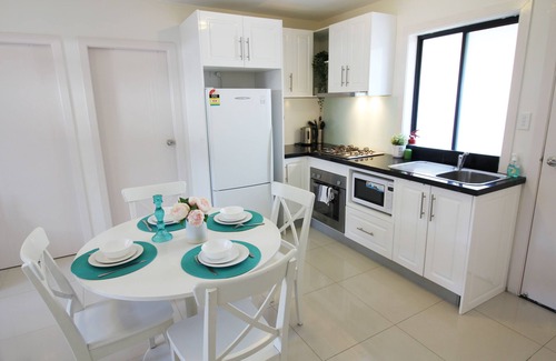 Blakehurst House | 3 bedrooms holiday home near Sydney airport