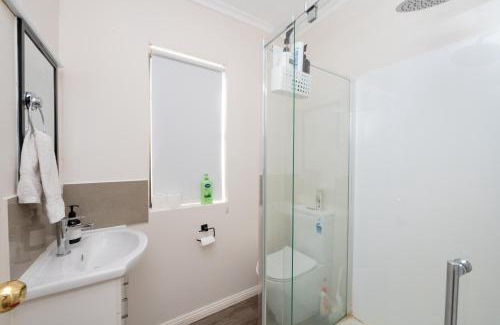 Corio House | 3 Bedrooms Holiday Homes In Australia
