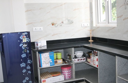 Toli Chowki Apartment | 3 BHK Beautifully Furnished Apartment with Kitchen and attached Bath rooms.