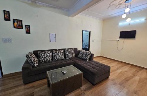 Alambagh Apartment | 3 BHK in Krishna Nagar Lucknow LKO 201L