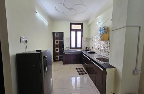 Alambagh Apartment | 3 BHK in Krishna Nagar Lucknow LKO 101L