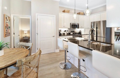Port St. Joe House | 3 Blocks to Beach, Oasis-Like Private Heated Pool,6 Seat Golf Cart,Putting Green