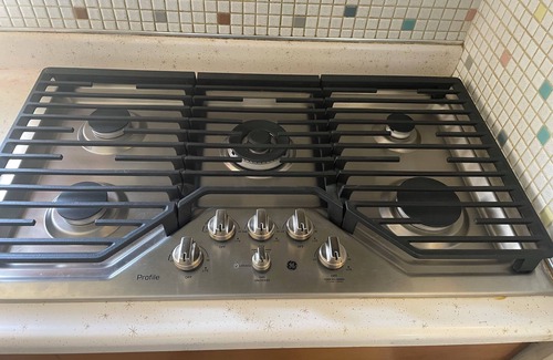 Garfield Heights Apartment | 3 BR 1 BA air-conditioned spacious Wi-Fi TV yard spacious large kitchen.