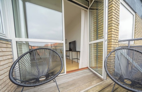 Frederiksberg Apartment | 3-BR apartment w/a balcony in Frederiksberg - 203