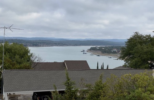 Briarcliff House | 3 BR, Lake views and minutes from marina!!!