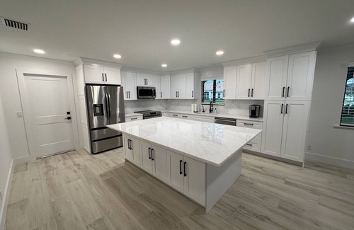Delray Beach House | 3 BR Pet-friendly House with Pool near Golf Course, downtown & beaches.