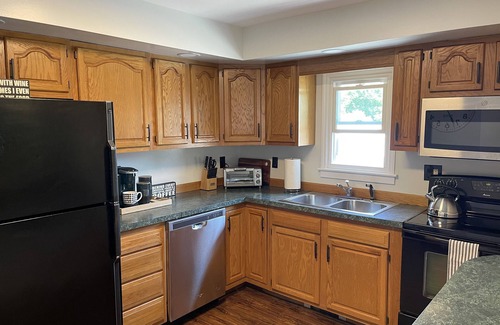 West End Apartment | #3 Chestnut beautiful apt. 1/2 mile to Cooperstown All Star Village/Convenient